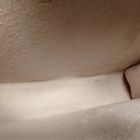 Louis Vuitton Florentine - Picture 9 of 10